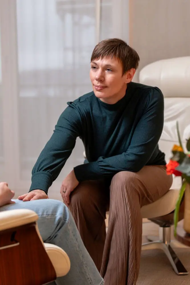 Dorothee Hildbrand im Gespräch mit einer Klientin – Coaching bei Gedankenchaos, Selbstzweifeln und innerer Unruhe